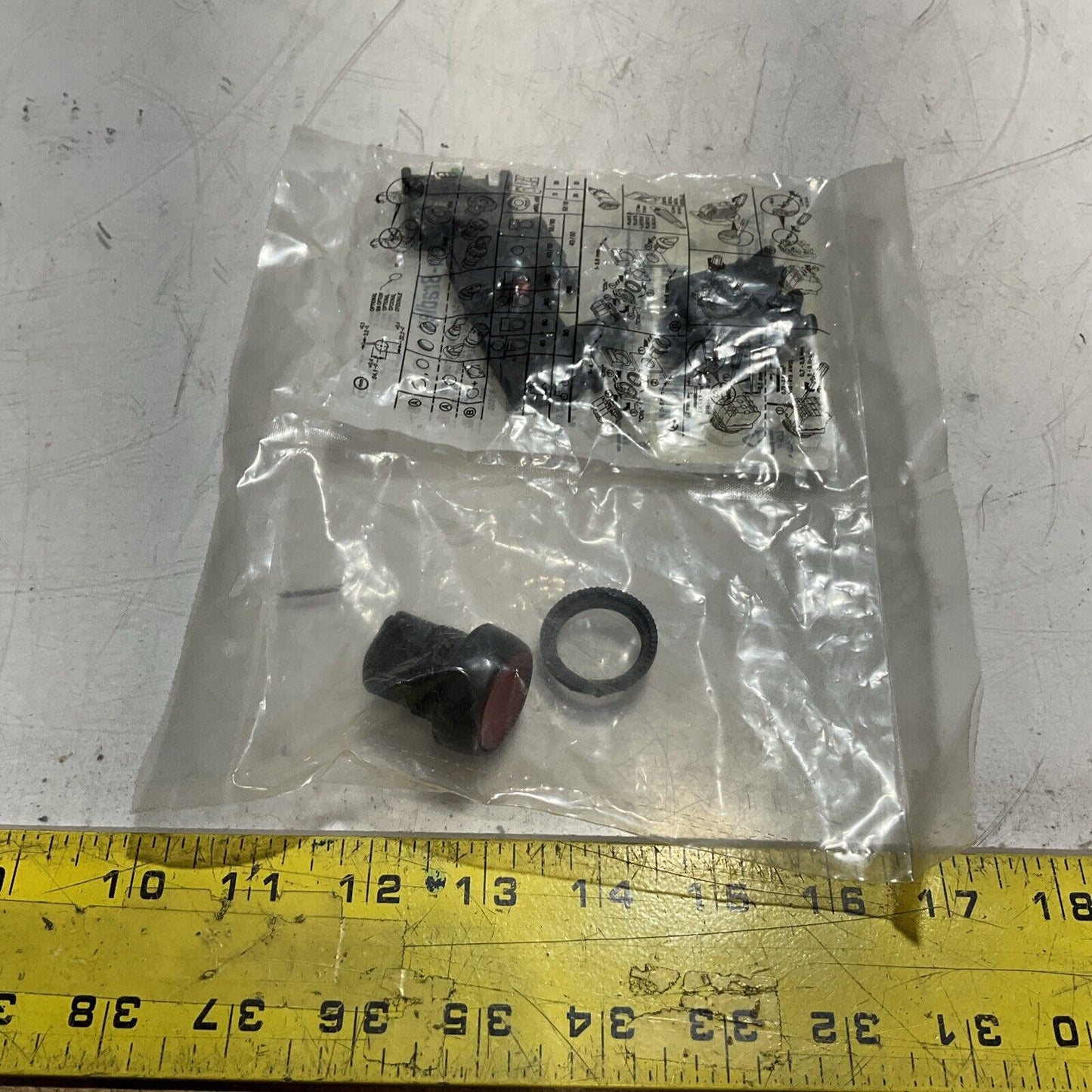 A-B  ALLEN-BRADLEY   800FP-LF4PN3RX11  ILLUMINATED FLUSH PUSH BUTTON  RED  U3S