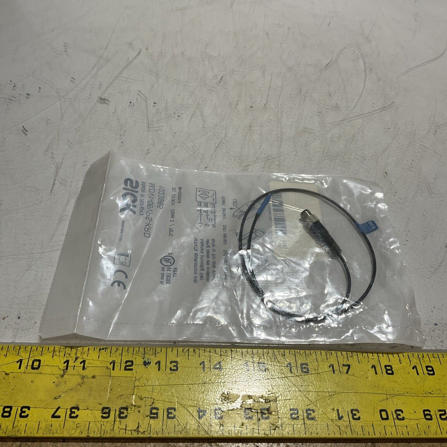 SICK  MZN1-06VPS-KRD  MAGNETIC SENSOR  LOT OF 2 U3S