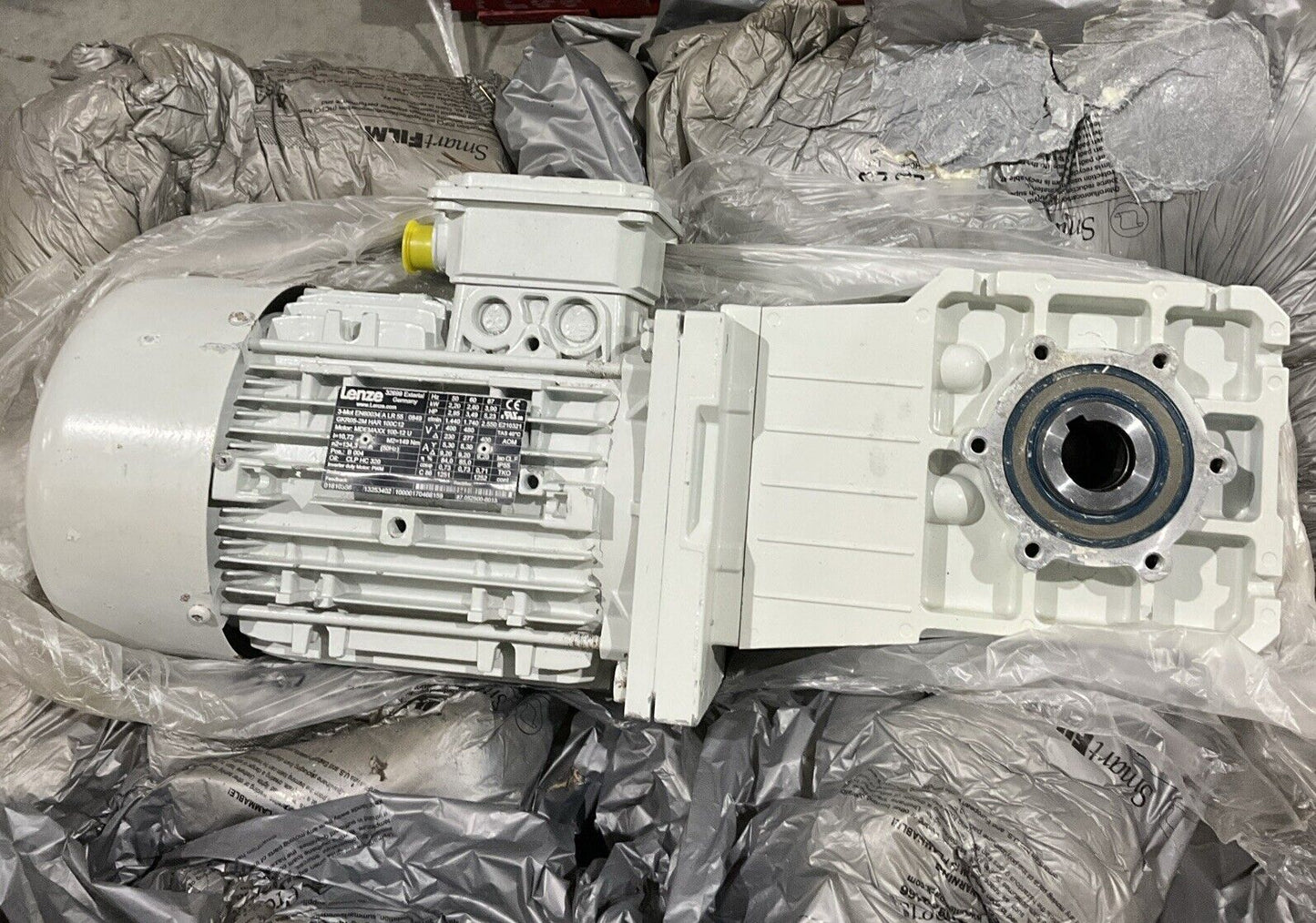 LENZE  GKR05-2MHAR10012 GEARMOTOR   U3S