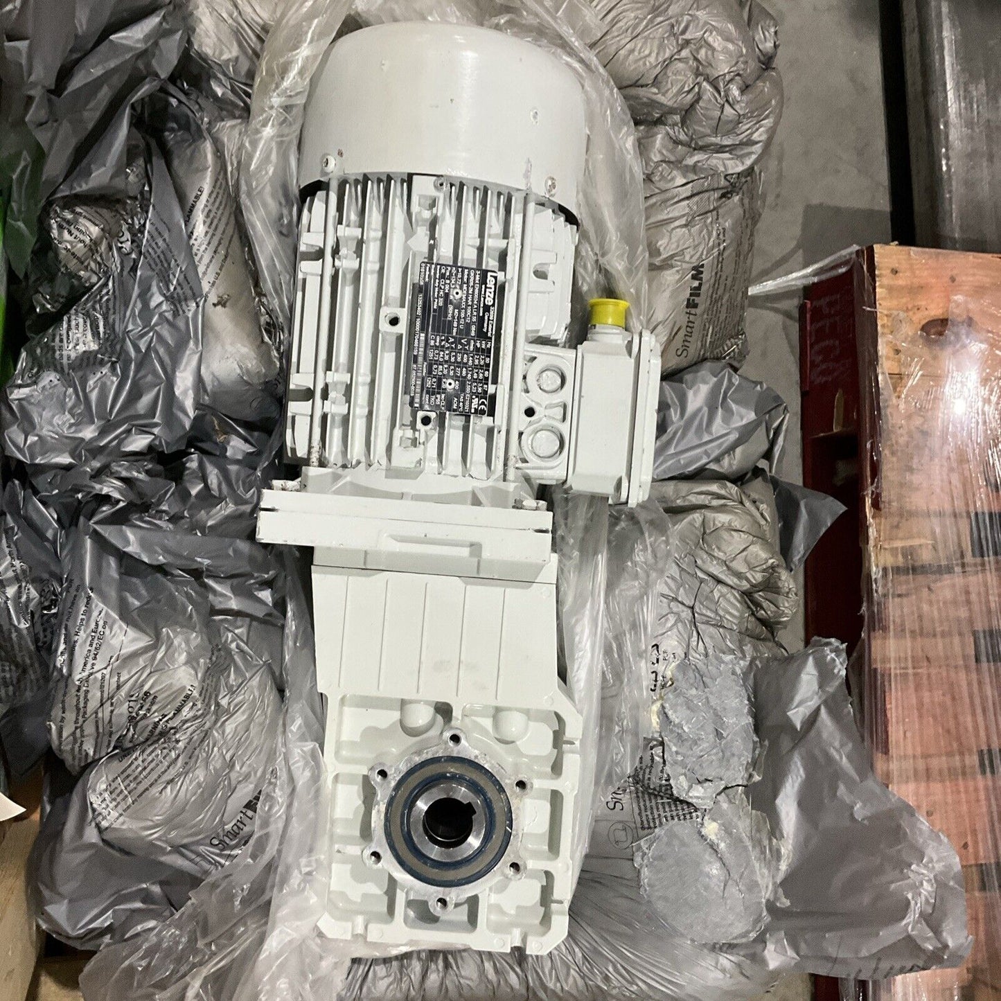 LENZE  GKR05-2MHAR10012 GEARMOTOR   U3S