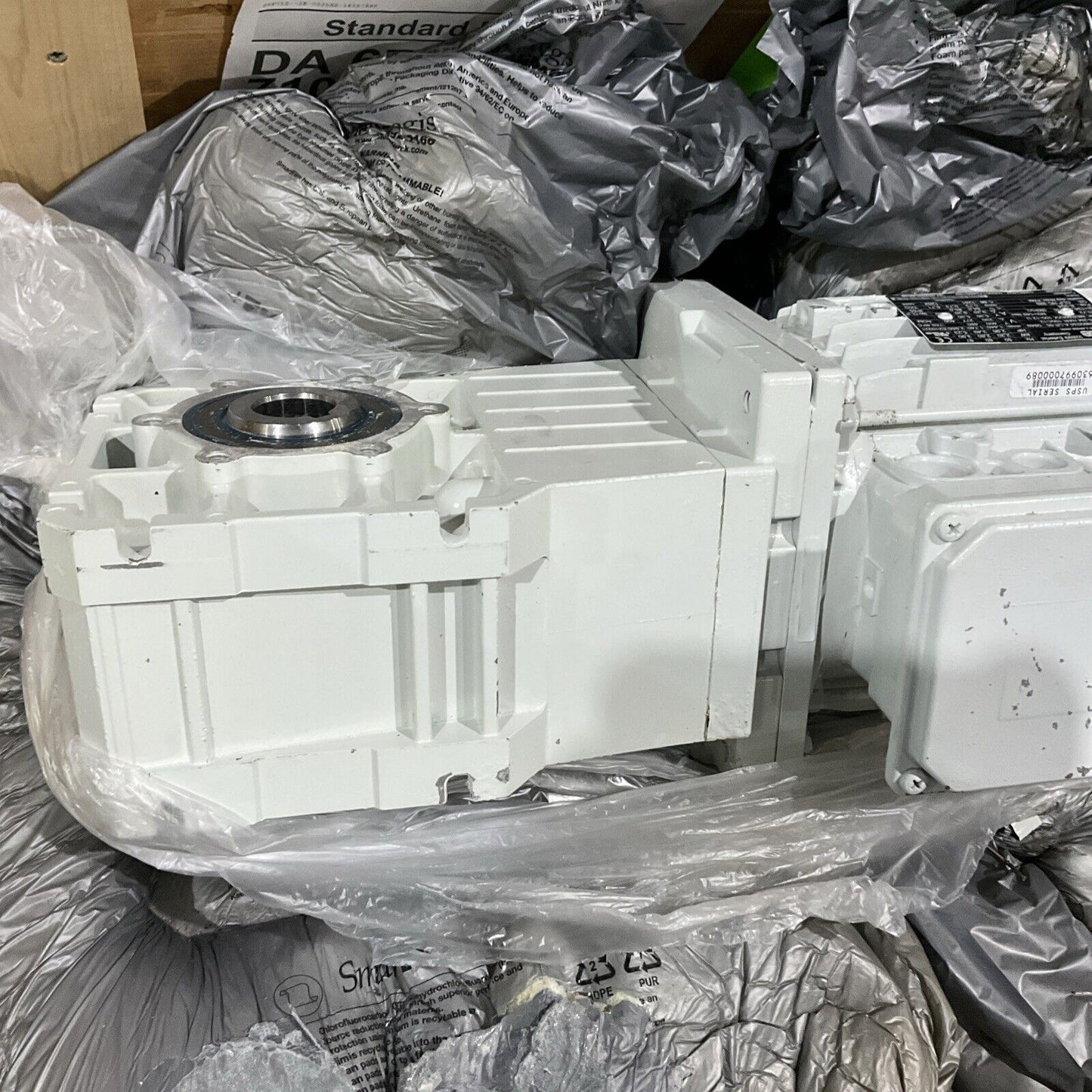 LENZE  GKR05-2MHAR10012 GEARMOTOR   U3S