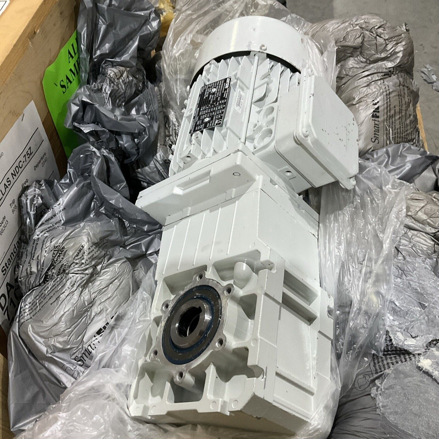 LENZE  GKR05-2MHAR10012 GEARMOTOR   U3S