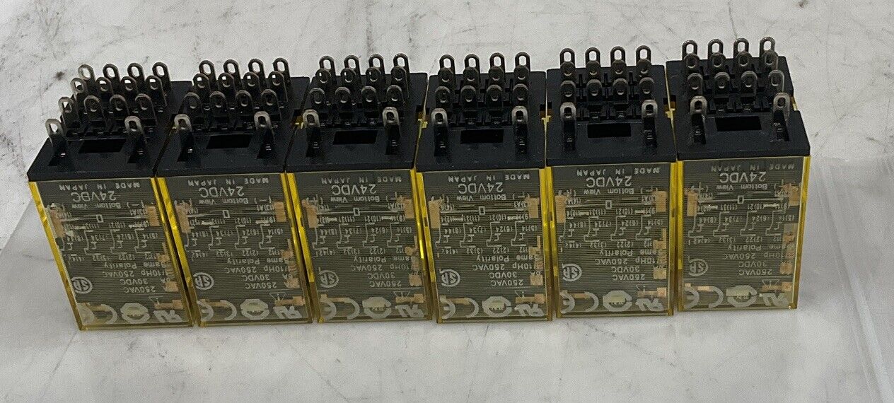 IDEC R44S-CD-D24 PLUG-IN RELAY LOT OF 6 U3S