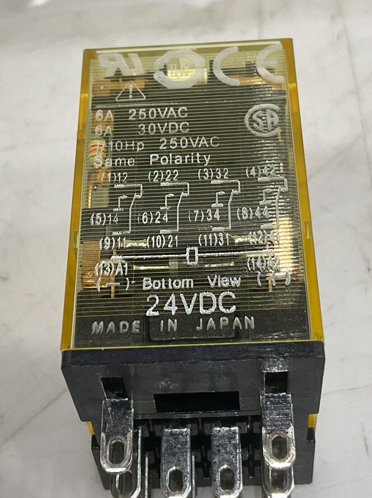 IDEC R44S-CD-D24 PLUG-IN RELAY LOT OF 6 U3S