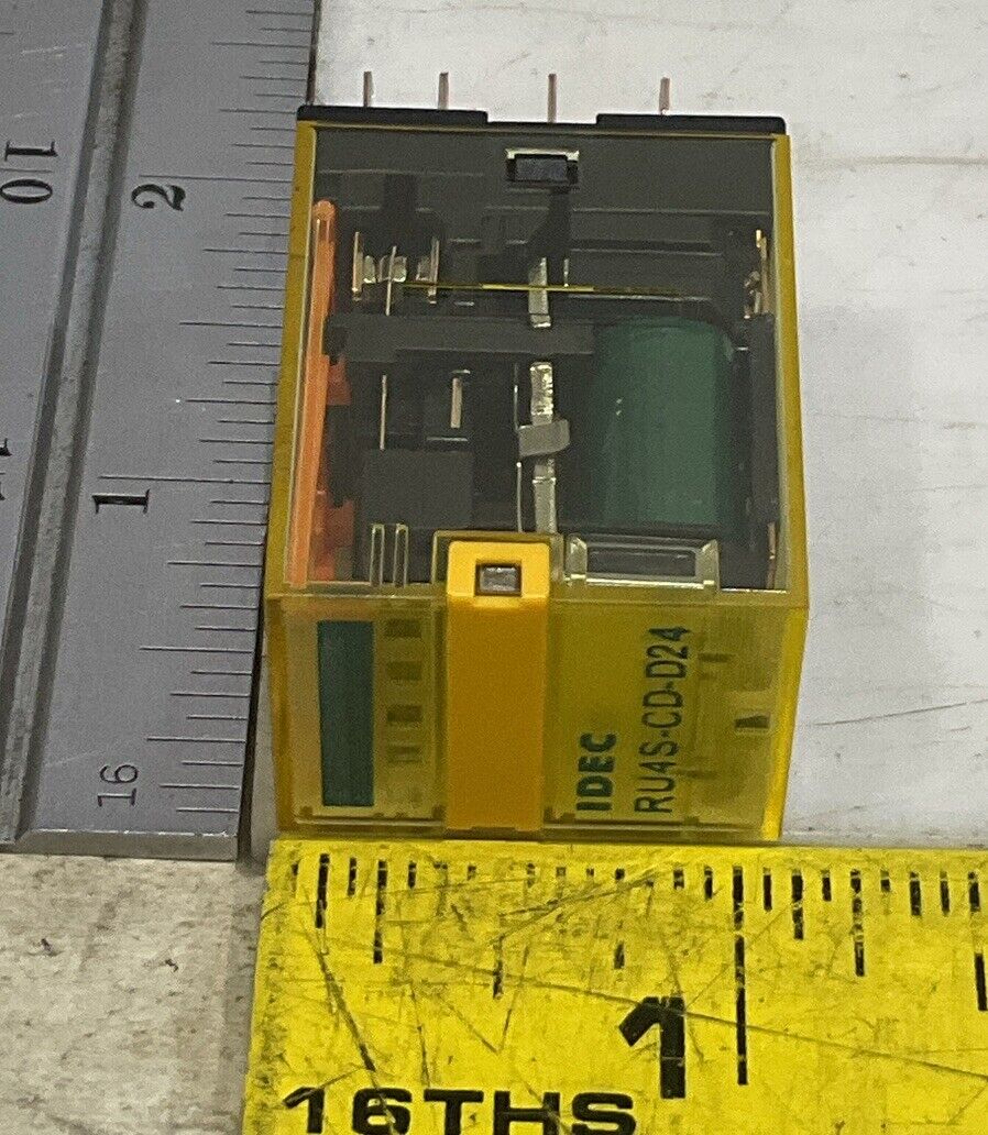 IDEC R44S-CD-D24 PLUG-IN RELAY LOT OF 6 U3S