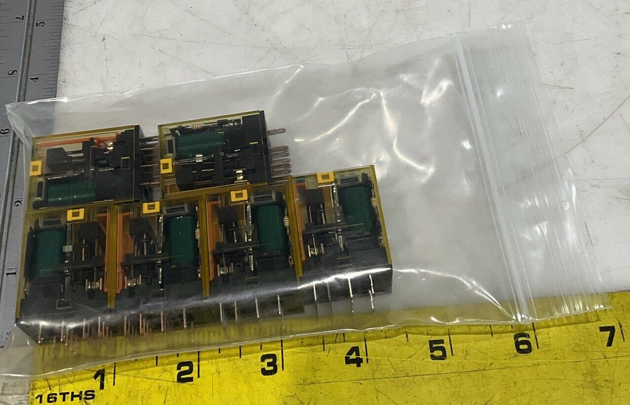 IDEC R44S-CD-D24 PLUG-IN RELAY LOT OF 6 U3S