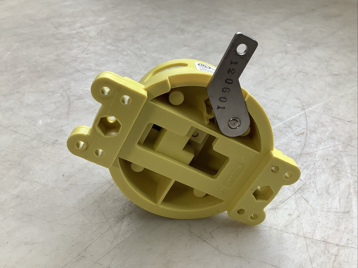 EATON HRGCC3S YELLOW SHROUDED ROTARY HANDLE FOR BREAKER SWITCH U3S