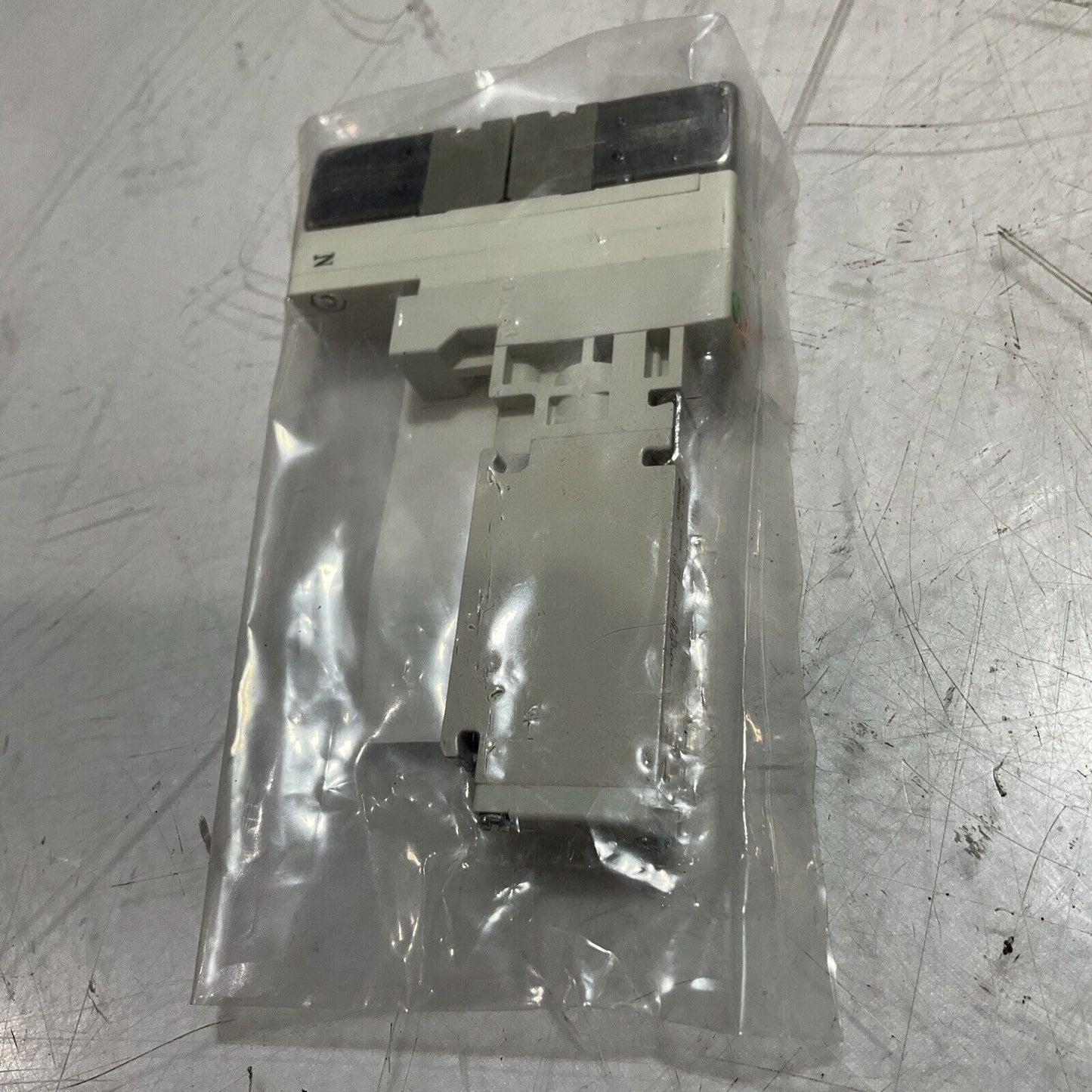 SMC  VQ1201N-51  PNEUMATIC MANIFOLD VALVE RUBBER SEAL LOT OF 4  U3S