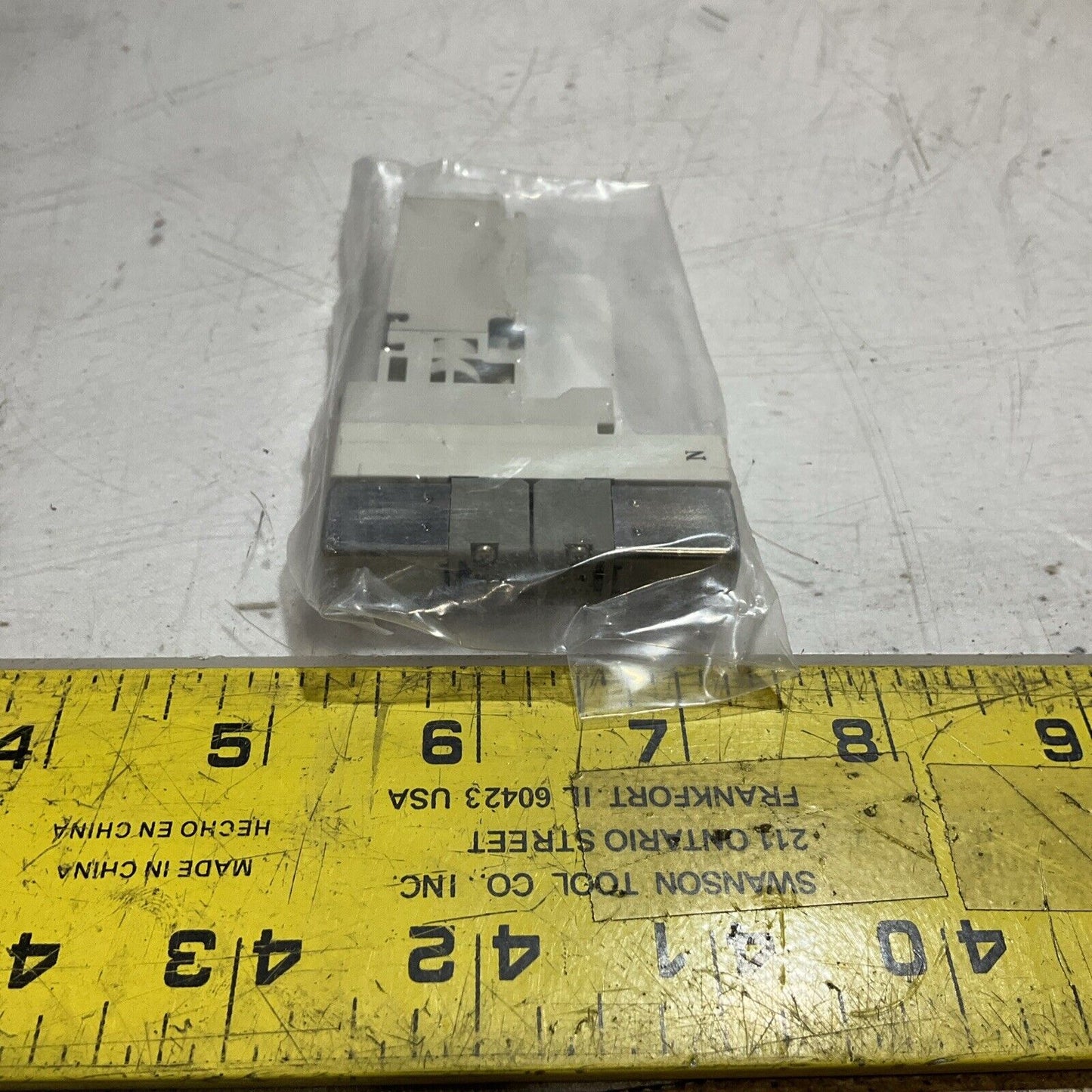 SMC  VQ1201N-51  PNEUMATIC MANIFOLD VALVE RUBBER SEAL LOT OF 4  U3S