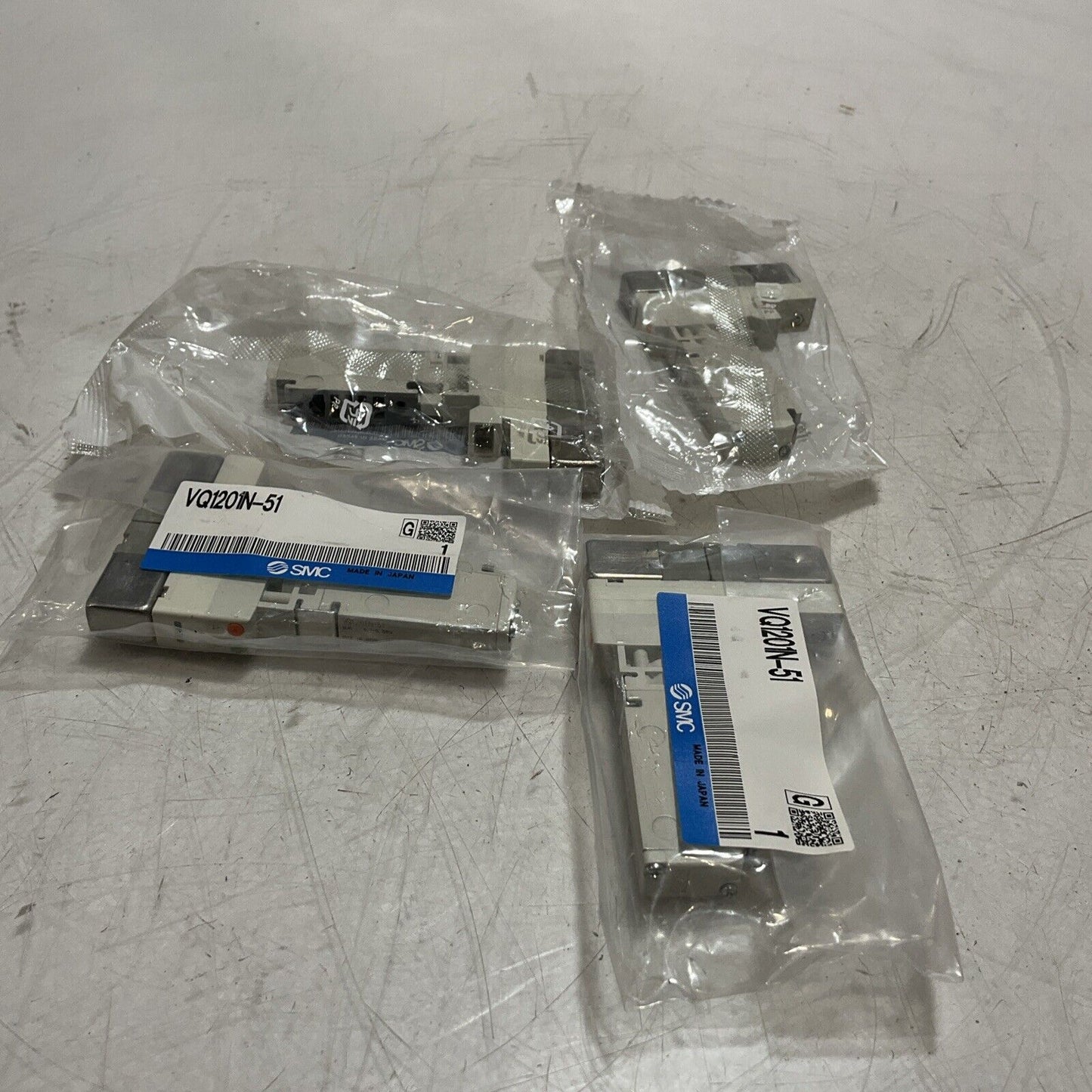 SMC  VQ1201N-51  PNEUMATIC MANIFOLD VALVE RUBBER SEAL LOT OF 4  U3S