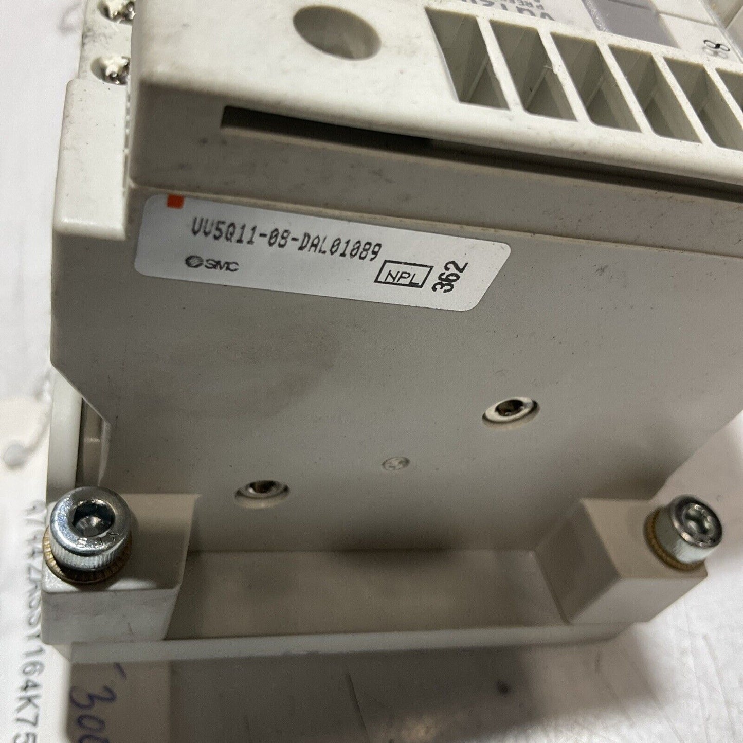 SMC  VV5011-08-DAL01089  VALVE  PNEUMATIC MANIFOLD  U3S