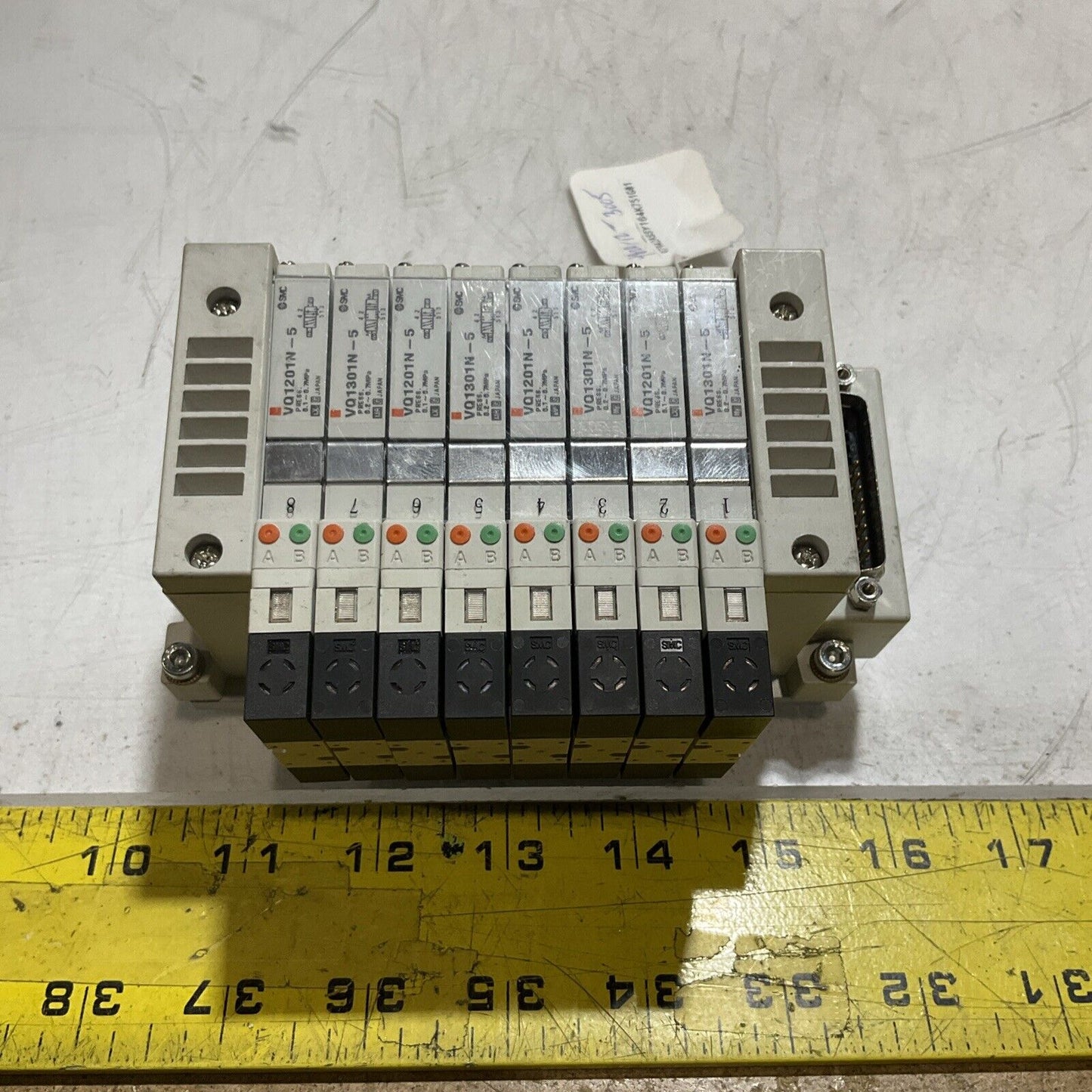 SMC  VV5011-08-DAL01089  VALVE  PNEUMATIC MANIFOLD  U3S