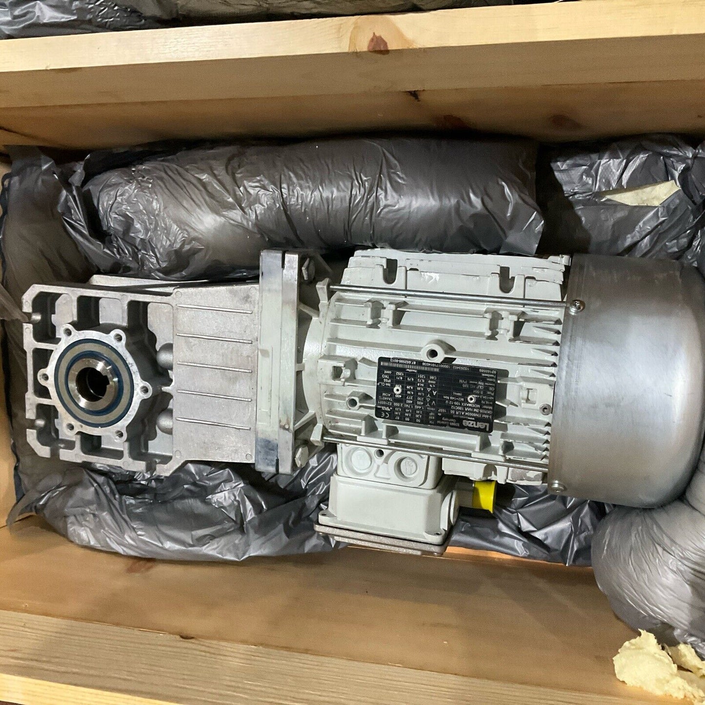 LENZE  GKR05-2MHAR100C12  GEARMOTOR  U3S