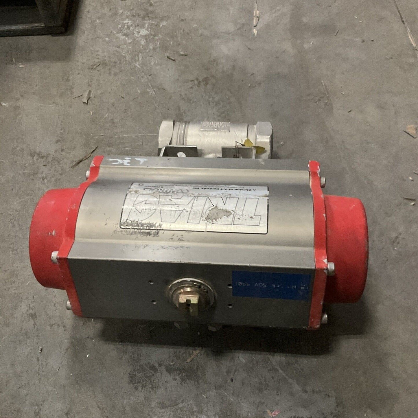 TRIAC SPRING RETURN ACTUATORS W/ 2" VALVE MODEL  F23TZ2002R6SXX 476