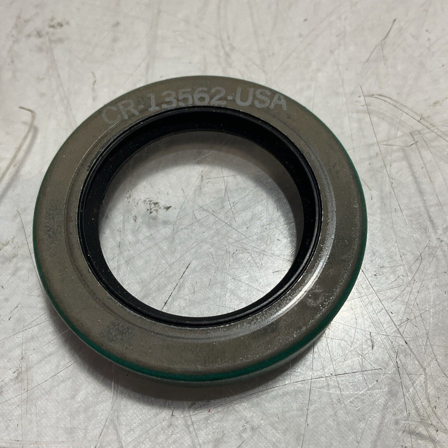 SKF  13562 RADIAL SHAFT OIL SEALS  LOT  OF 7  RM6