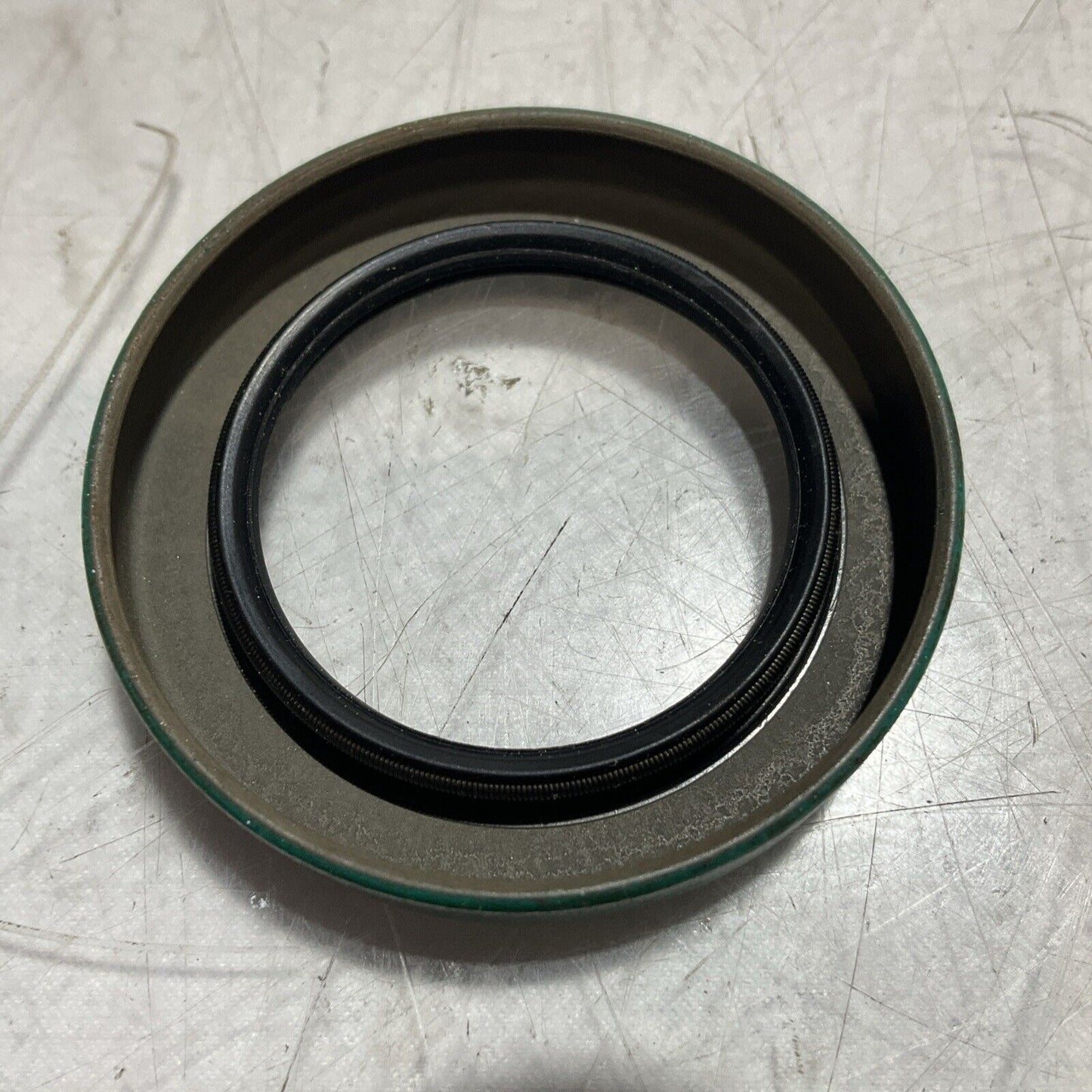 SKF  13562 RADIAL SHAFT OIL SEALS  LOT  OF 7  RM6