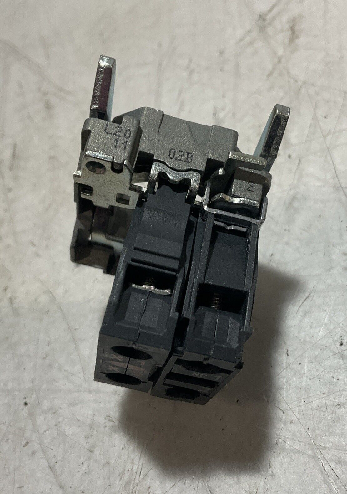 SCHNEIRDER HARMONY  ELECTRIC  ZB4BW0G42  COMPLETE BODY CONTACT ASSEMBLY  RM6