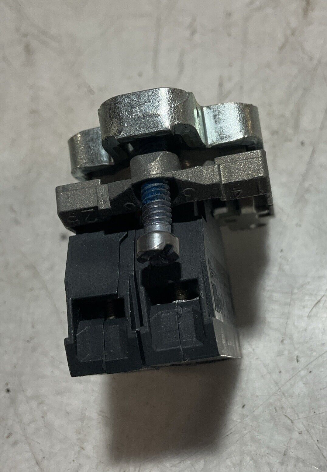 SCHNEIRDER HARMONY  ELECTRIC  ZB4BW0G42  COMPLETE BODY CONTACT ASSEMBLY  RM6