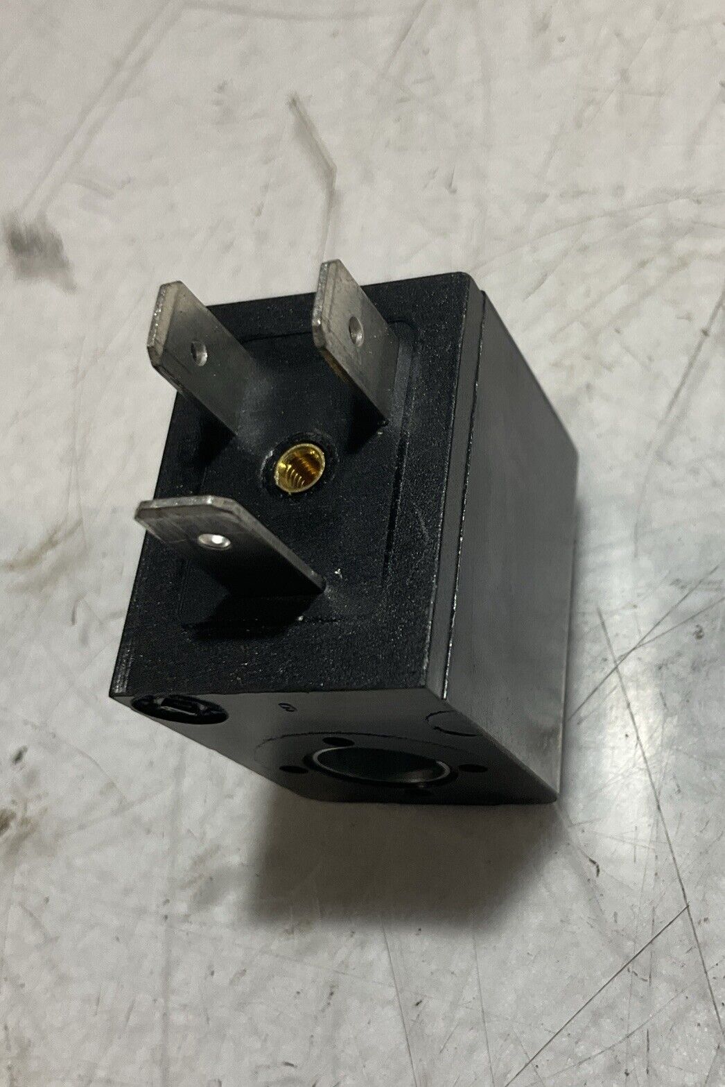 AV  7019-9AA  SOLENOID COILS VALVE   LOT OF 2  RM6
