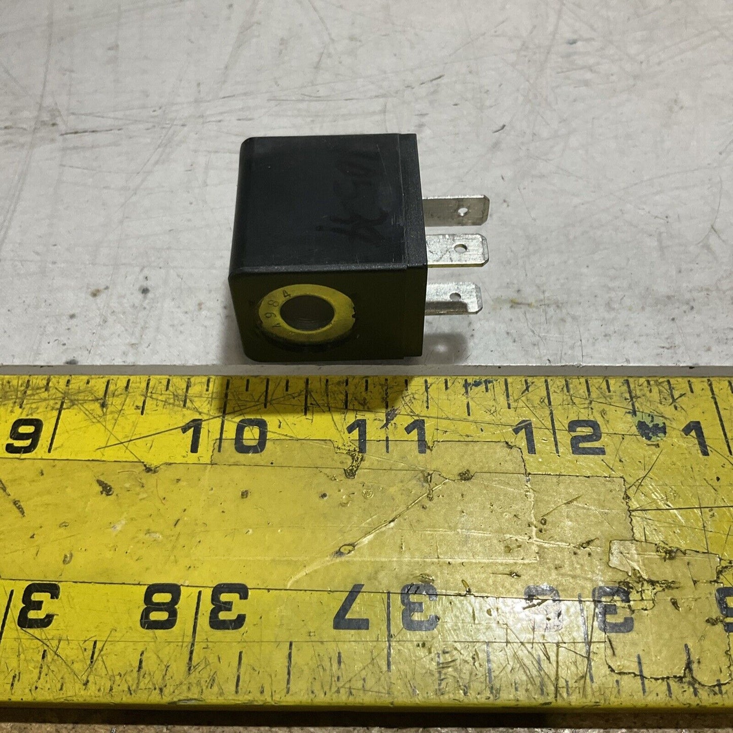 AV  7019-9AA  SOLENOID COILS VALVE   LOT OF 2  RM6