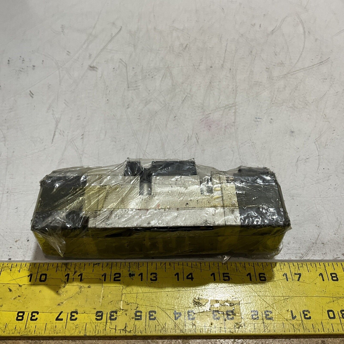 SMC  V4214F  SOLENOID  VALVE  SOL/PILOT
