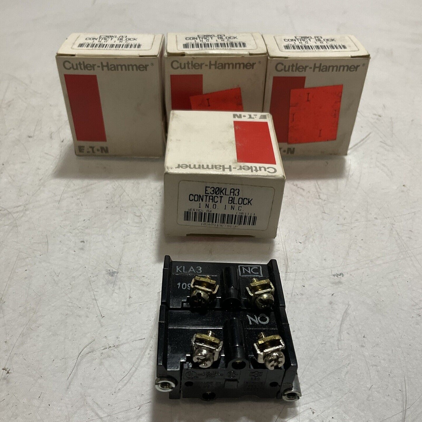 EATON CUTLER-HAMMER E30KLA3 STANDARD CONTACT BLOCK  CIRCUIT BREAKER LOT OF 4 U3S