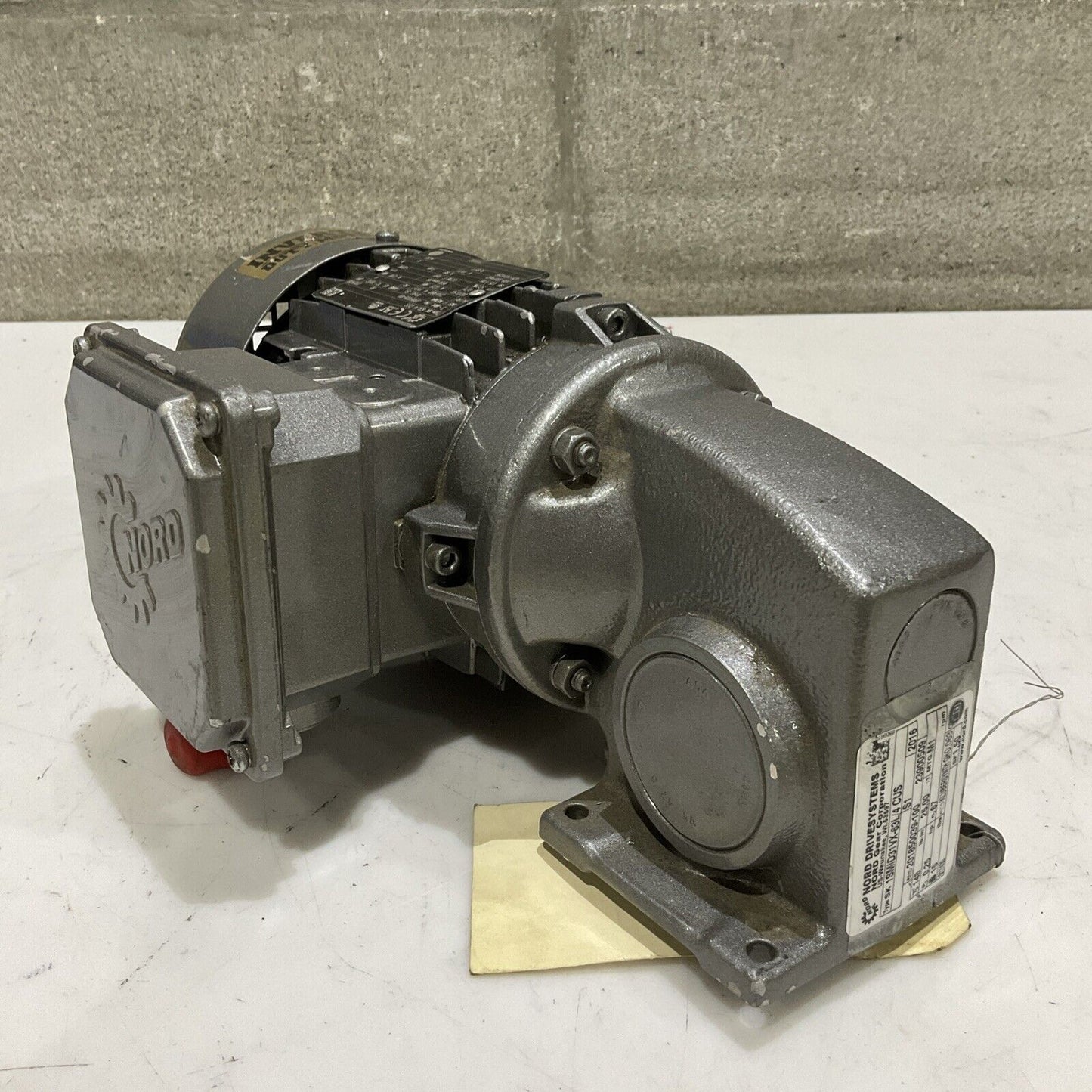 NORD SK 63L/4 CUS 201850039-100 GEARBOX MOTOR .25 HP 1680 RPM 60HZ 230/460V C2H