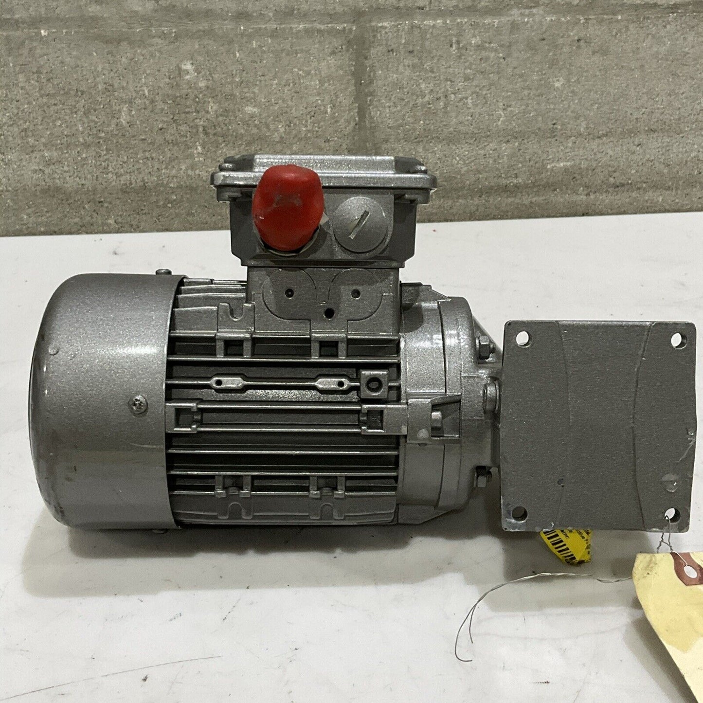 NORD SK 63L/4 CUS 201850039-100 GEARBOX MOTOR .25 HP 1680 RPM 60HZ 230/460V C2H