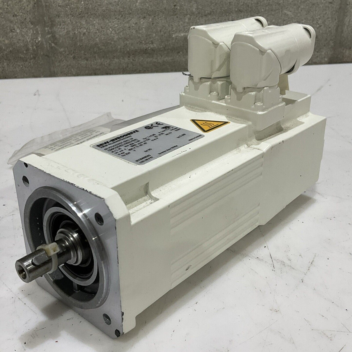 SEW-EURODRIVE CMP50S/KY/AK0H/SM1 05.7754333701.0001.19 SERVO MOTOR 3000RPM C2H