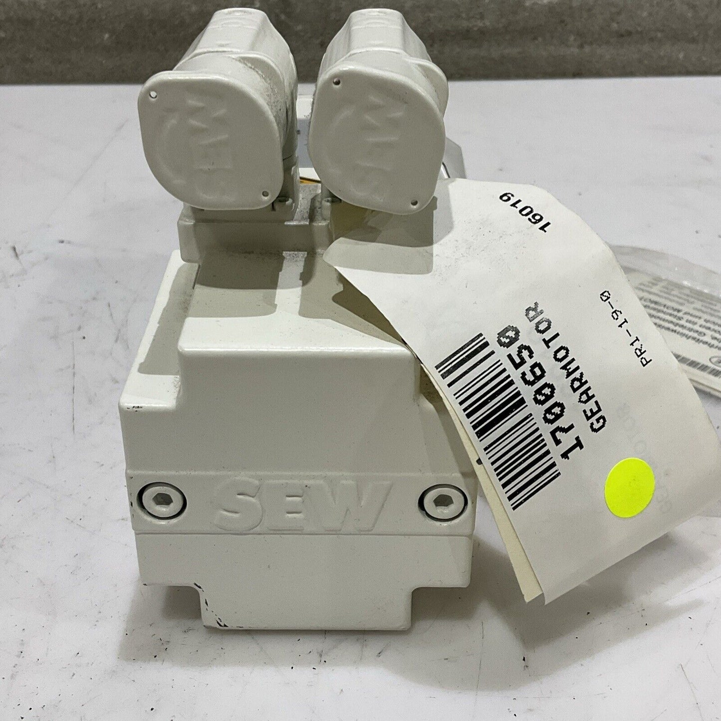 SEW-EURODRIVE CMP50S/KY/AK0H/SM1 05.7754333701.0001.19 SERVO MOTOR 3000RPM C2H