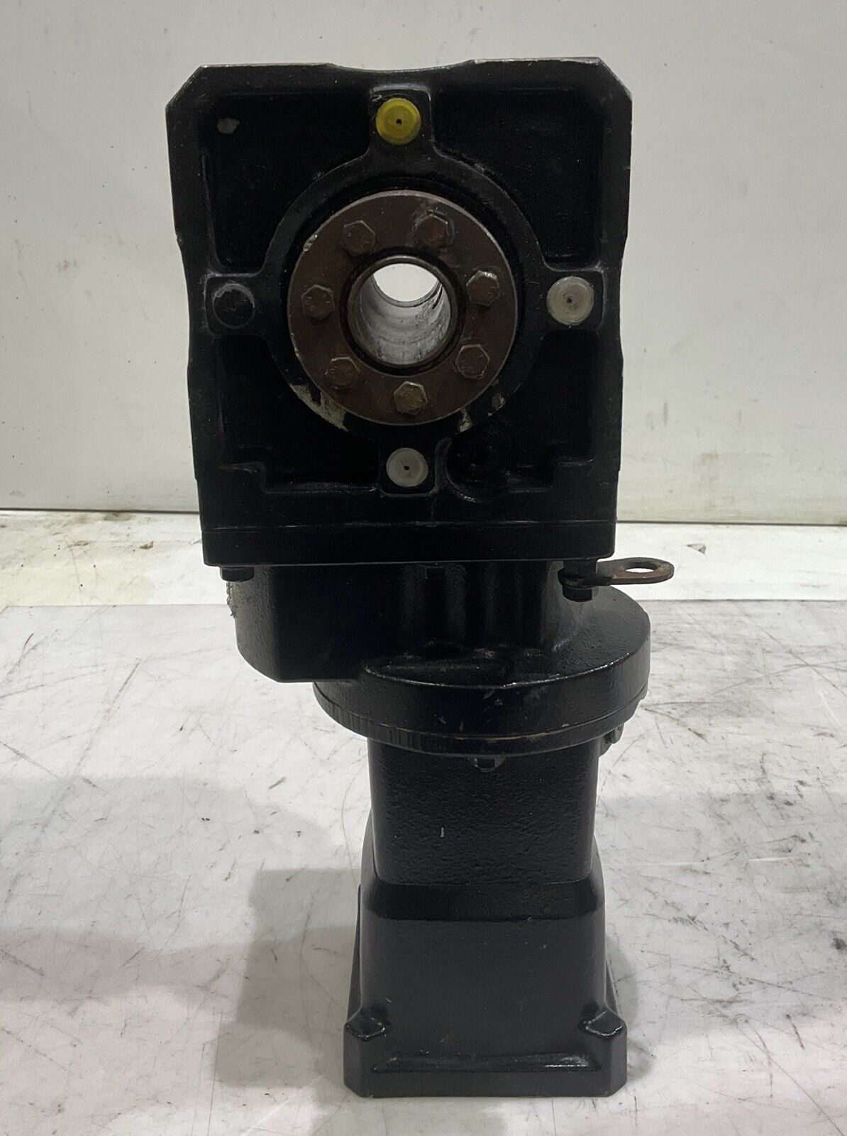 SEW-EURODRIVE KH29B AQH100/3 4500/225 R/MIN GEARMOTOR C2H