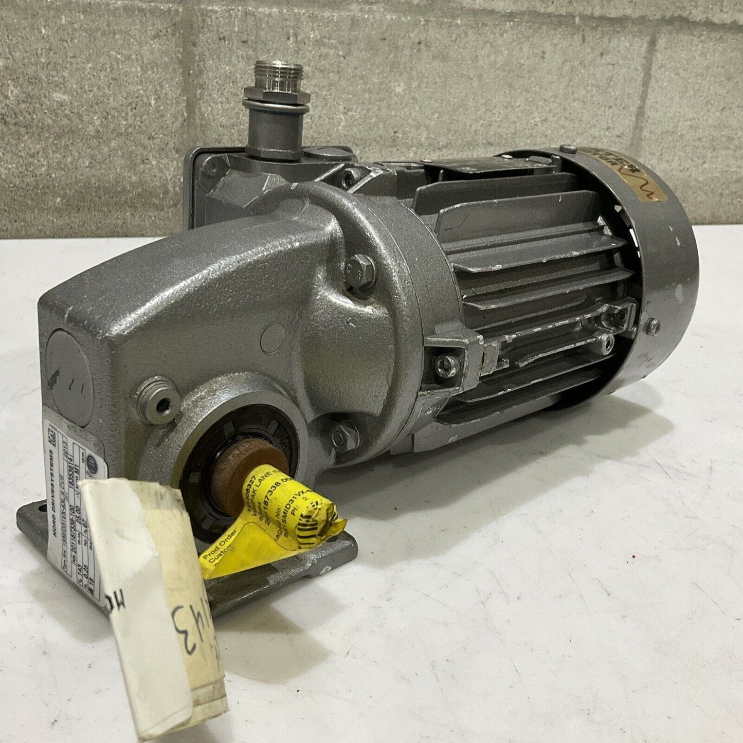 NORD SK63L/4 CUS 201187338-100 GEARBOX MOTOR SK1SMID31VX 1680RPM .25HP 460V C2H