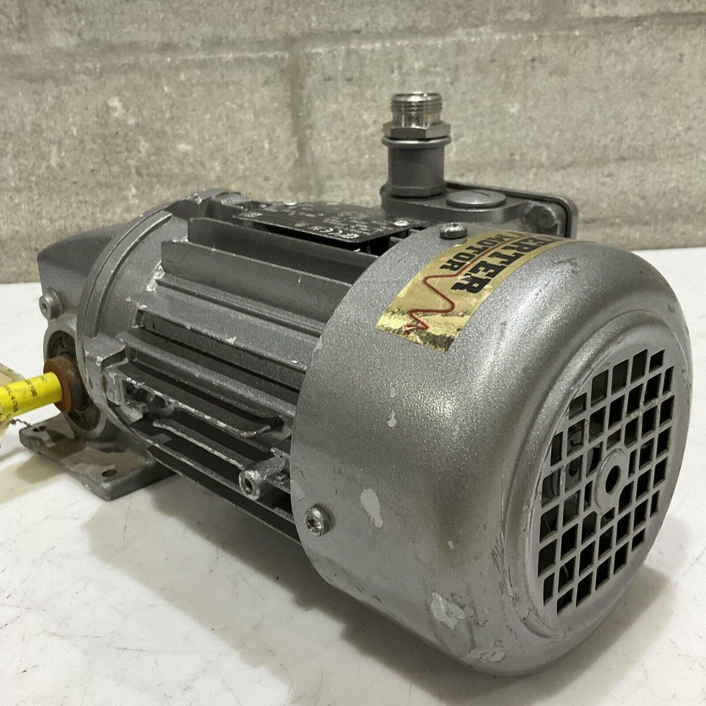 NORD SK63L/4 CUS 201187338-100 GEARBOX MOTOR SK1SMID31VX 1680RPM .25HP 460V C2H