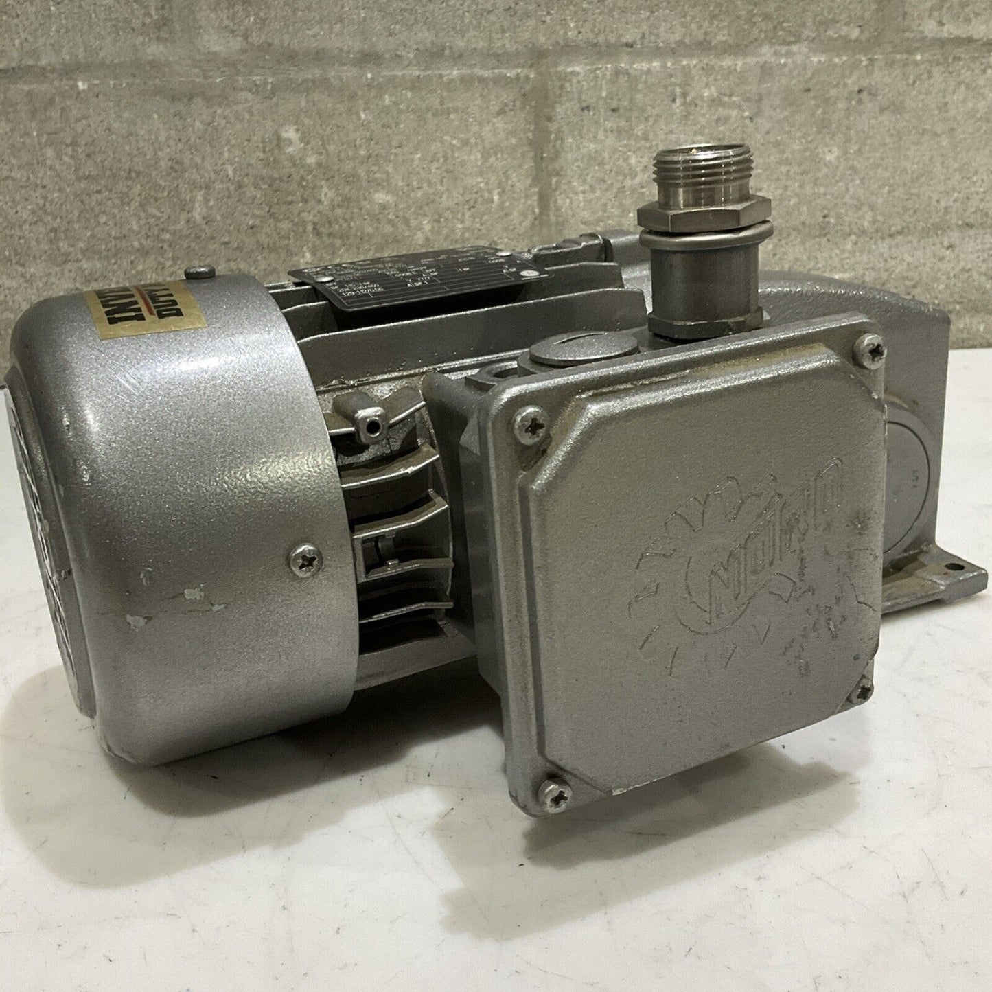 NORD SK63L/4 CUS 201187338-100 GEARBOX MOTOR SK1SMID31VX 1680RPM .25HP 460V C2H