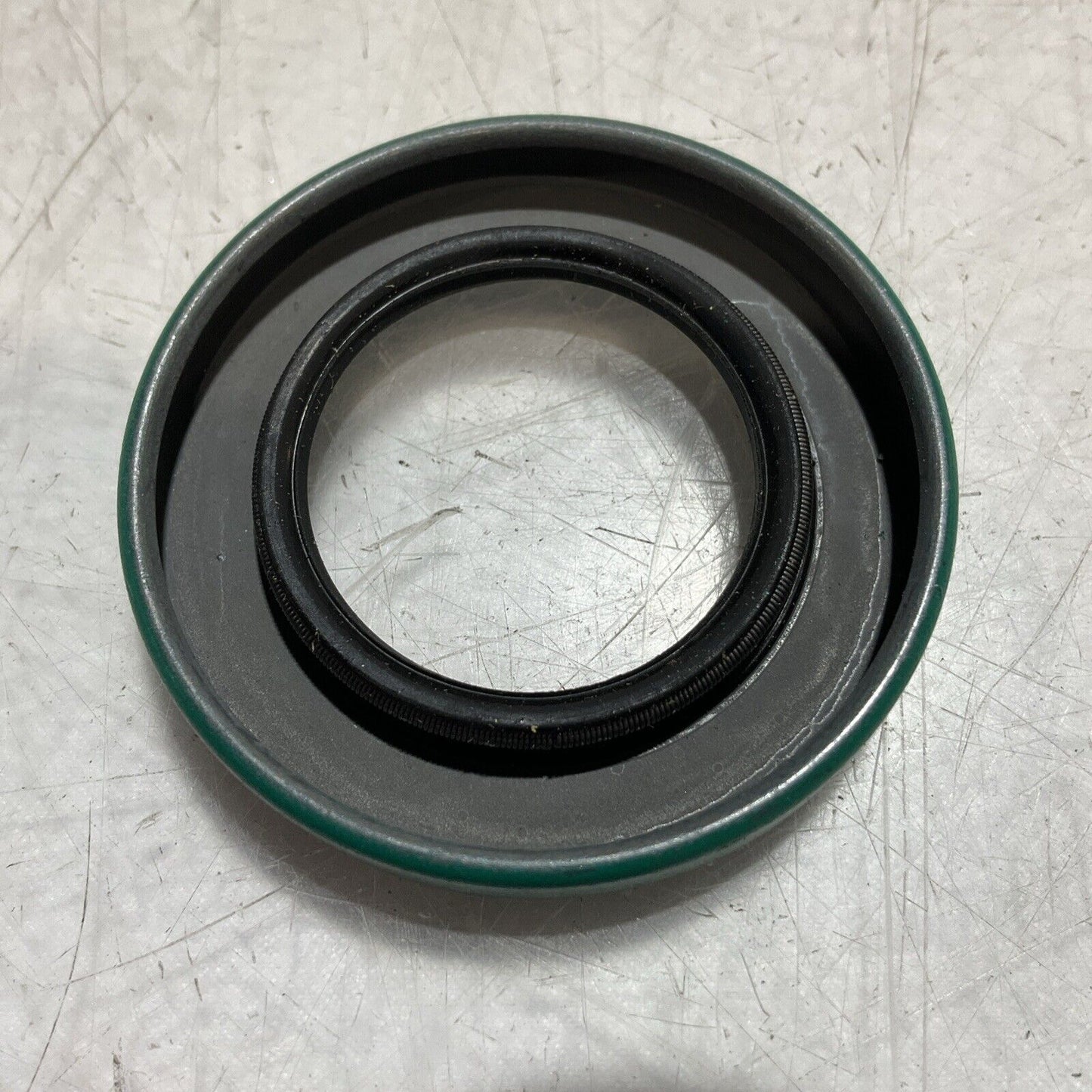 SKF  10653  RADIAL SHAFT  OIL  SEAL  LOT OF 6  U3S