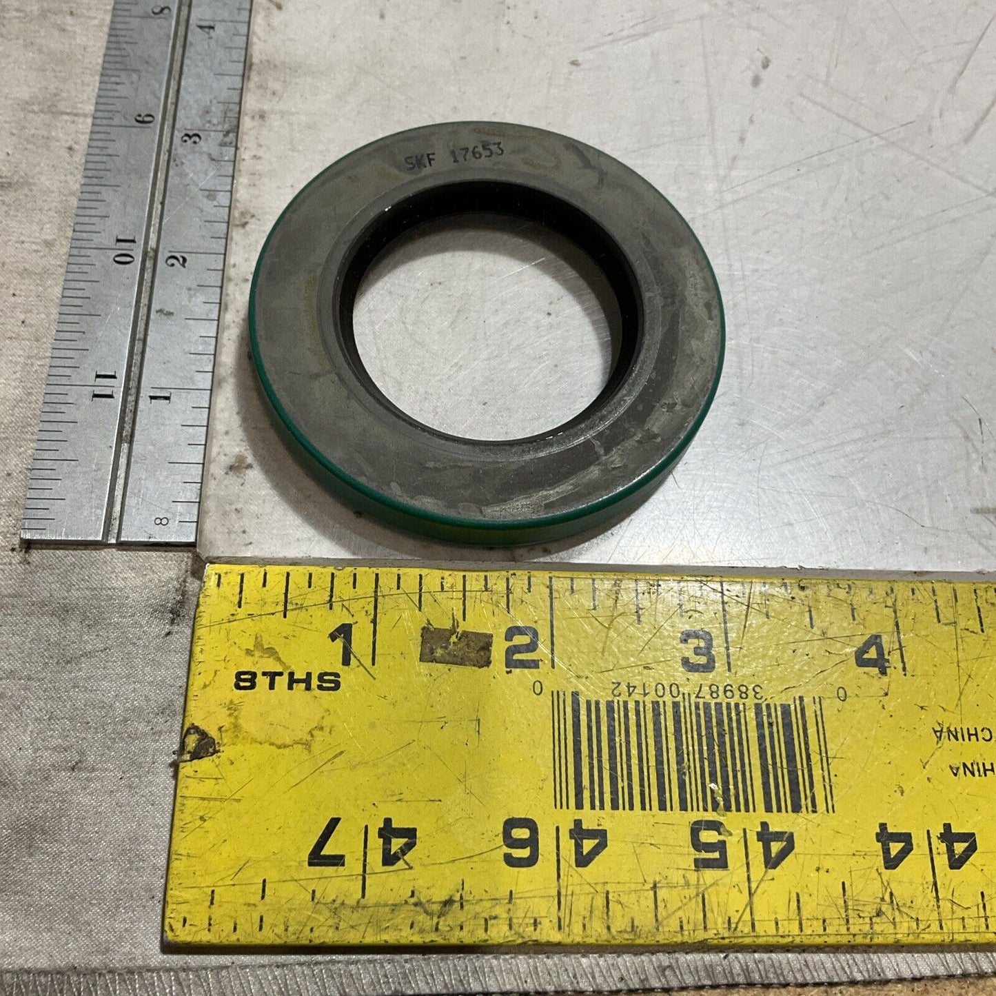 SKF  17653  RADIAL  SHAFT OIL SEAL  LOT OF 4 U3S
