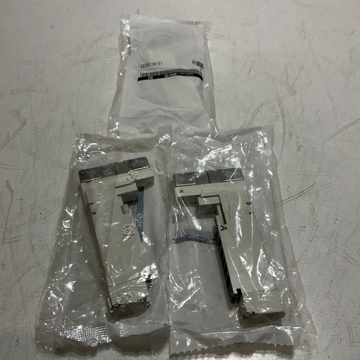 SMC VQ2A01N-51 SOLENOID VALVE  LOT OF 3 C2H