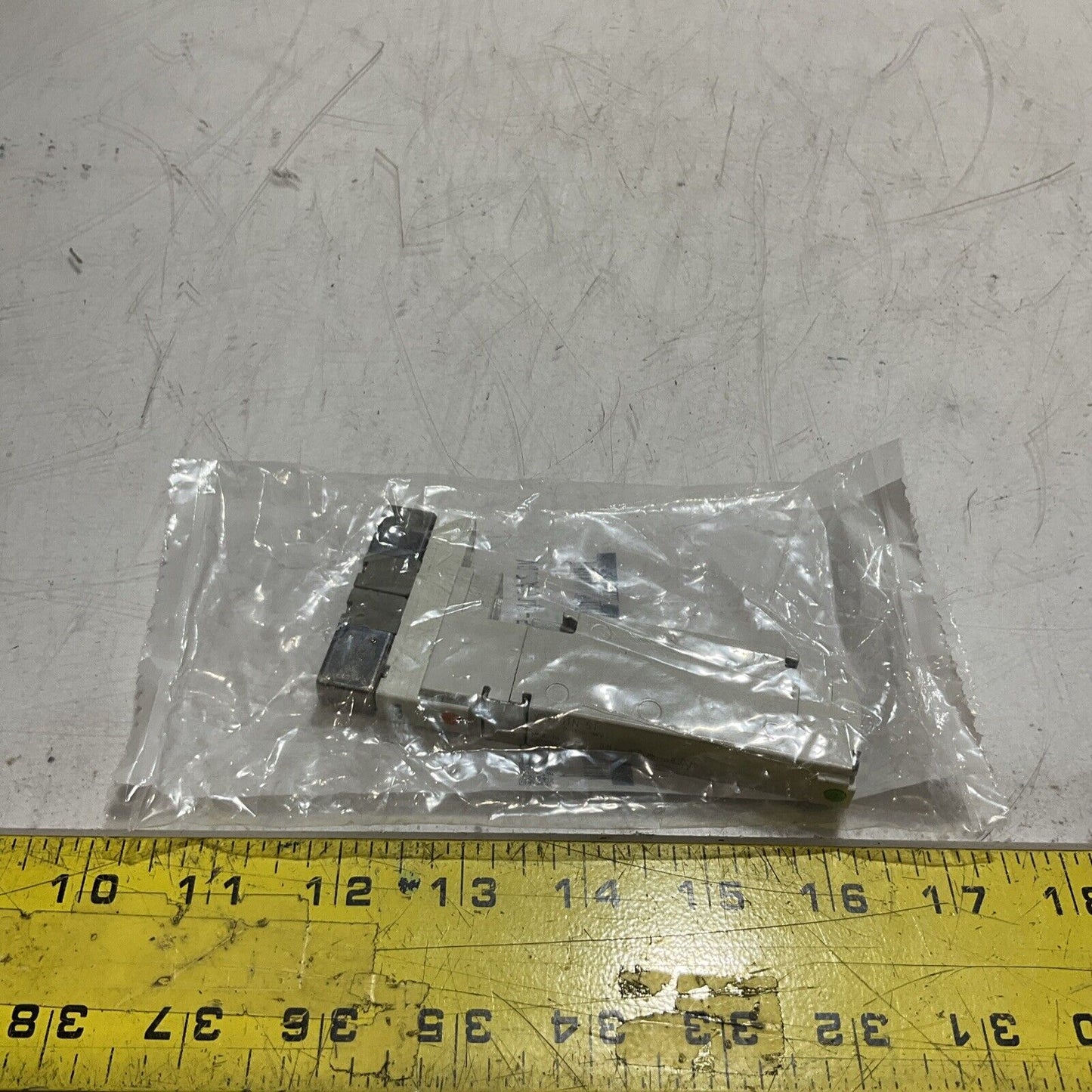 SMC VQ2A01N-51 SOLENOID VALVE  LOT OF 3 C2H