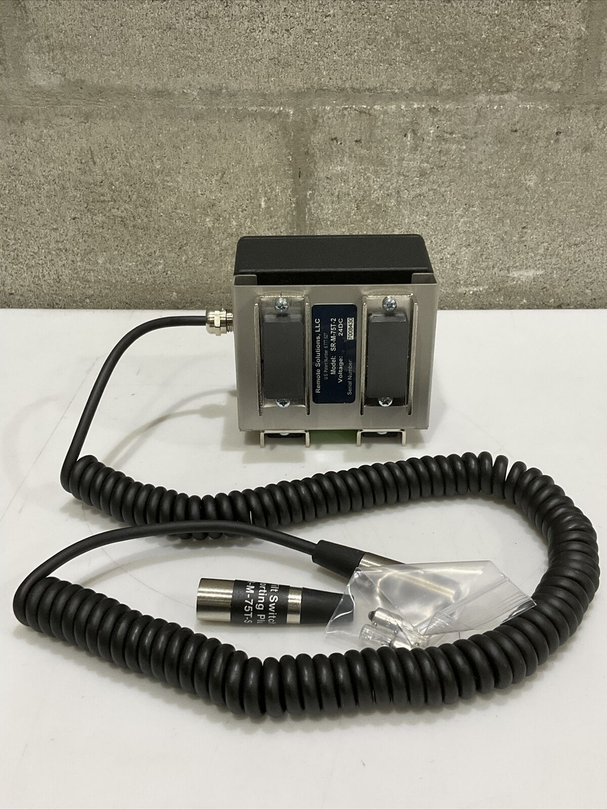 LIMITILT SR-M-75T-2 DIGTAL INCLINOMETER W TILT SWITCH SHORTING PLUG SRM75TSP 476