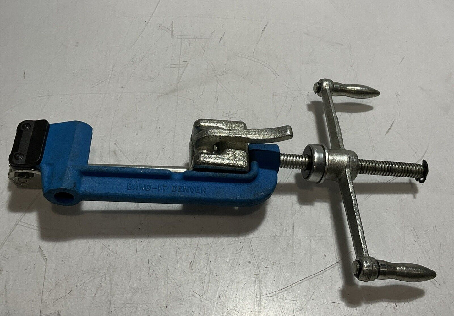 BAND-IT DENVER   STRAPPING  CLAMP  TOOL