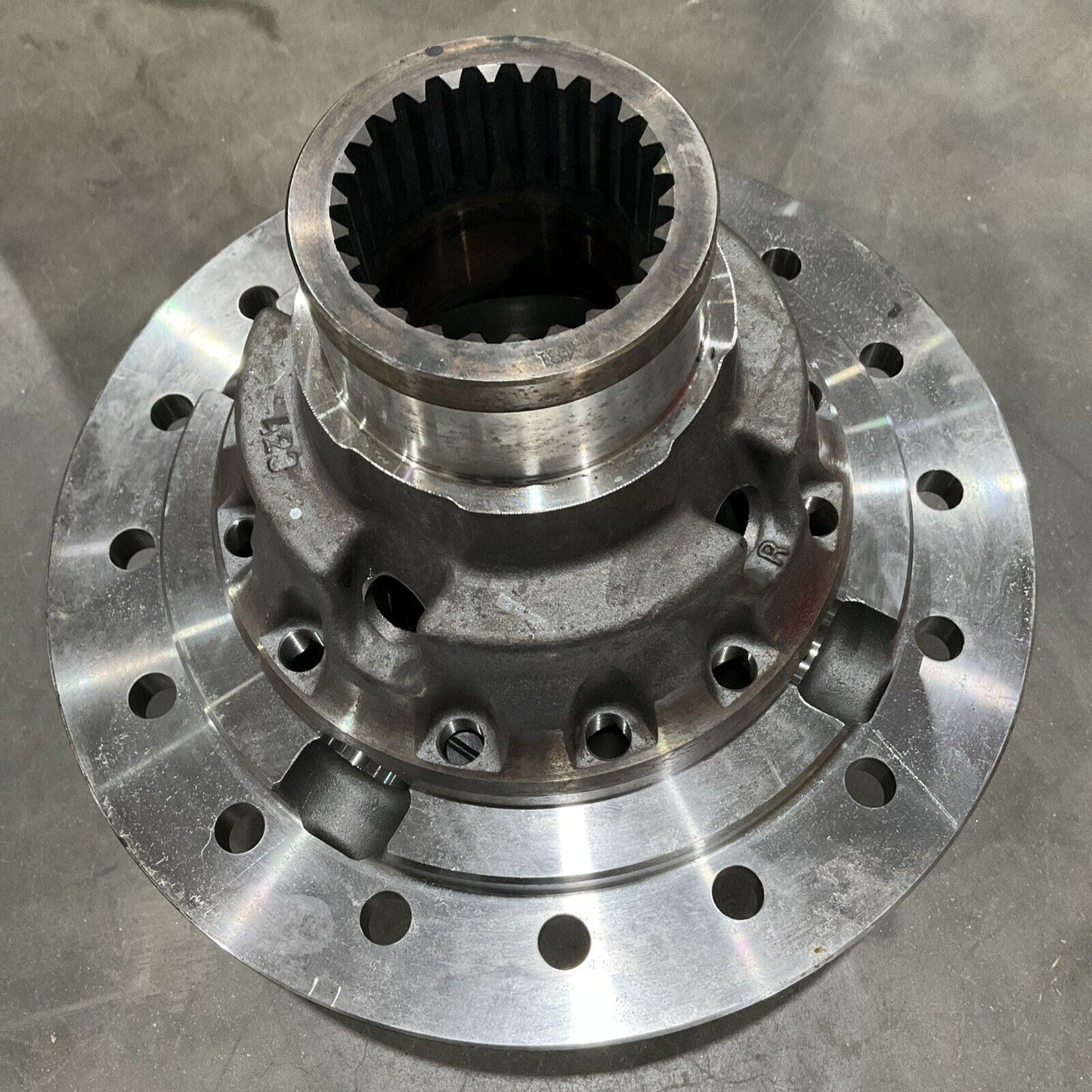 MERITOR  A3235G2477  CASE ASSEMBLY DIFFERENT   E3G