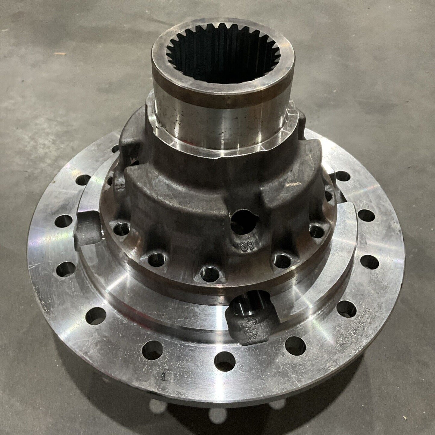 MERITOR  A3235G2477  CASE ASSEMBLY DIFFERENT   E3G