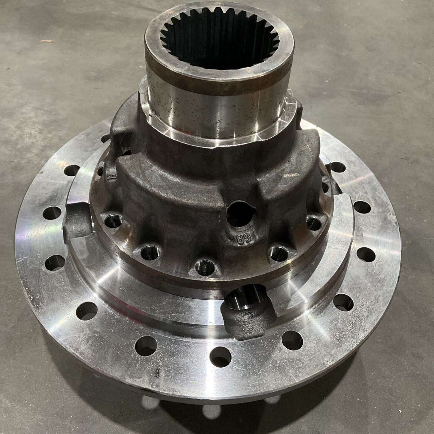 MERITOR  A3235G2477  CASE ASSEMBLY DIFFERENT   E3G