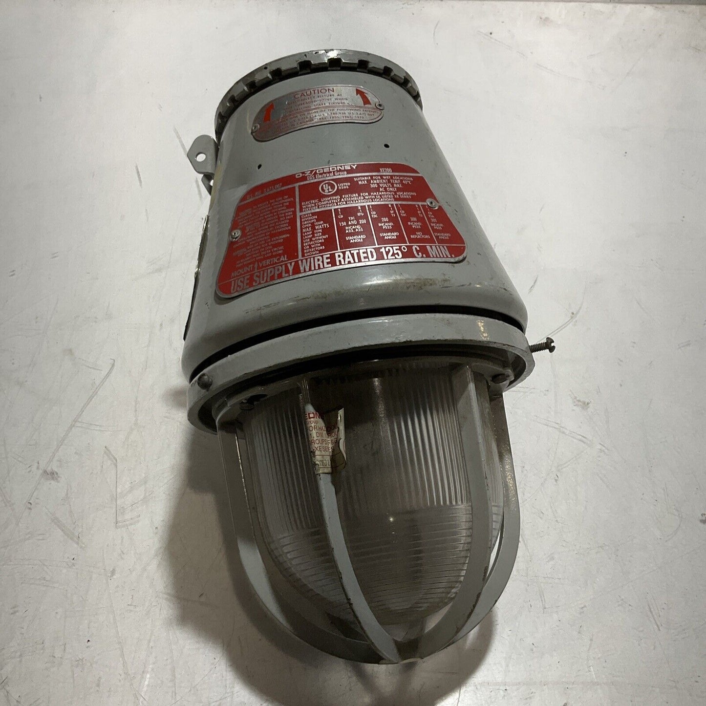 O-Z/GEDNEY  XE200   EGS ELECTRICAL LAMP HAZARDOUS LOCATION EXPLOSION PROOF  U3S