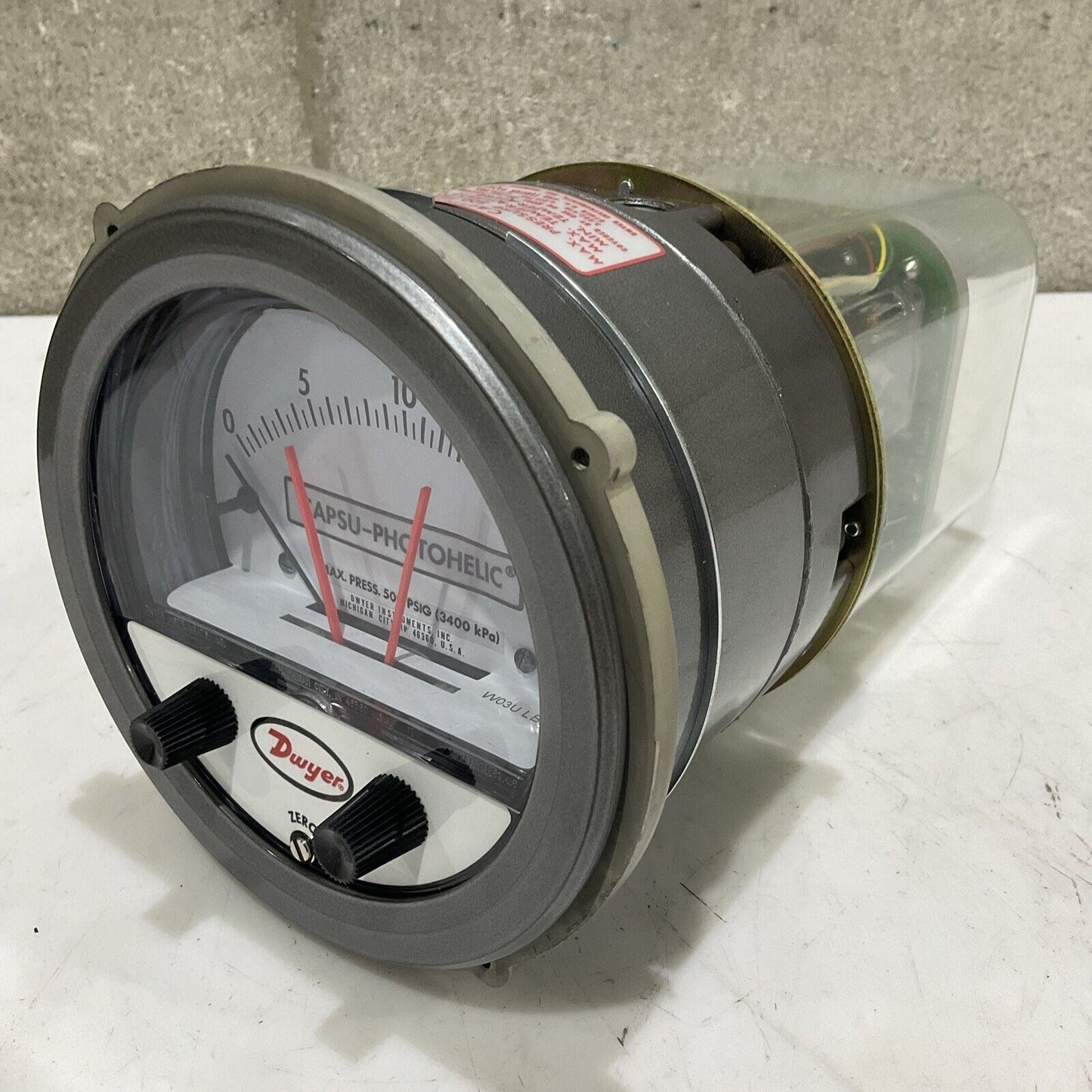 DWYER 43220 W03U CAPSU-PHOTOHELIC PRESSURE SWITCH GAUGE SERIES 4300 500 PSIG