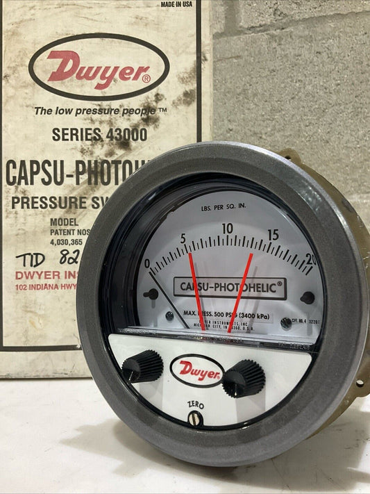 DWYER 43220 W03U CAPSU-PHOTOHELIC PRESSURE SWITCH/GAUGE 500 PSIG SERIES 43000 5W
