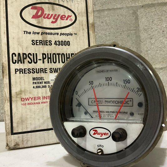 DWYER 43220 W07R CAPSU-PHOTOHELIC PRESSURE SWITCH GAUGE SERIES 4300 500 PSIG