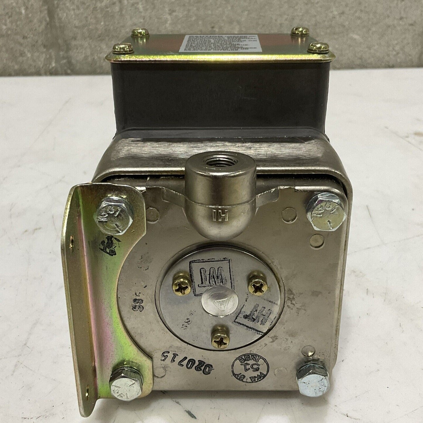 BARKSDALE DPD2T-H18SS PRESSURE VACUUM SWITCH 60 PSI 4.14 BAR