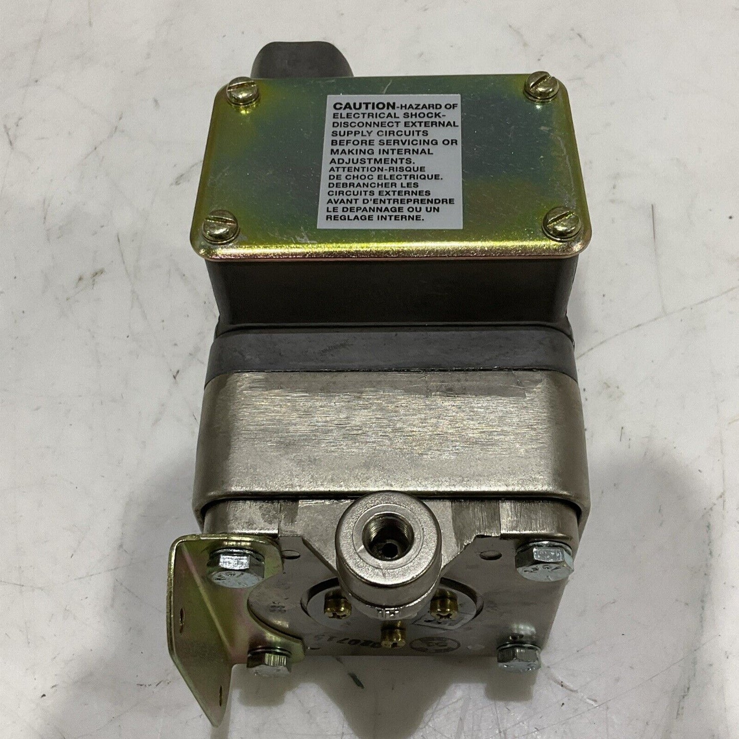 BARKSDALE DPD2T-H18SS PRESSURE VACUUM SWITCH 60 PSI 4.14 BAR