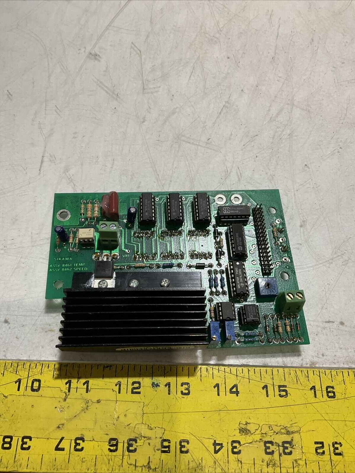 SIKAMA  INTERNATIONAL  8461 F8 TEMPERATURE  CARD  MULTI-ZONE  U3S